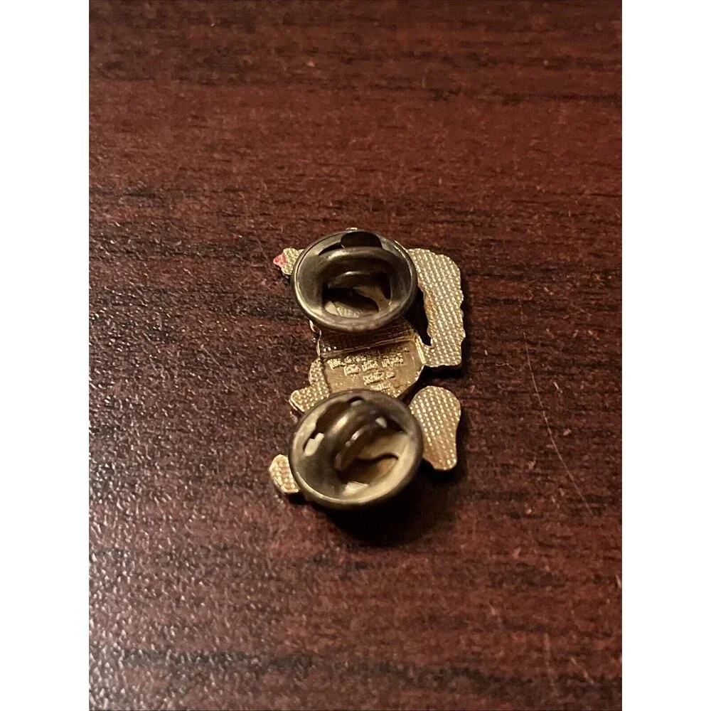 1996 Atlanta Olympics Mascot Izzy Carrying Olympic Torch Lapel‎ Hat Pin
